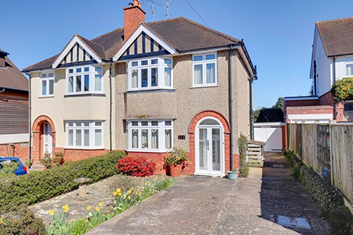 3 Bedroom Semi-Detached House For Sale In Kidmore Road, Caversham Heights, Reading, RG4