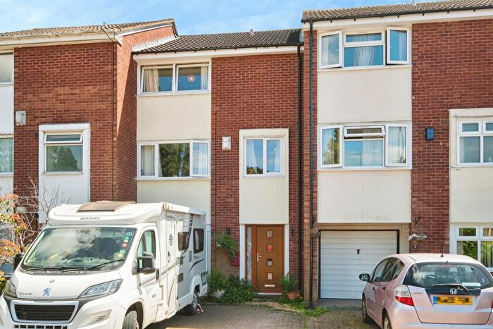 4 Bedroom Town House For Sale In St. Annes Close, Birmingham, B20