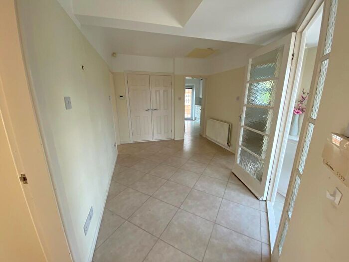 2 Bedroom Detached Bungalow To Rent In Covertside, Newton, CH48