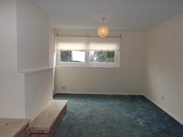 2 Bedroom Flat To Rent In Staffa Street, Dennistoun, G31