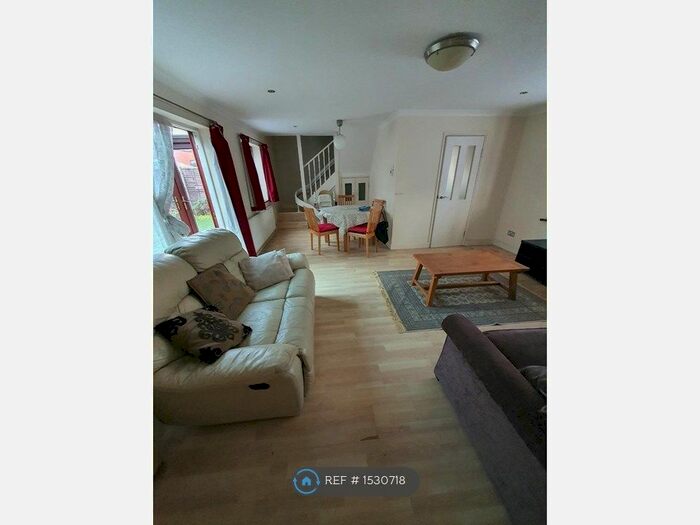 3 Bedroom Semi-Detached House To Rent In Balfour Road, Harrow, HA1