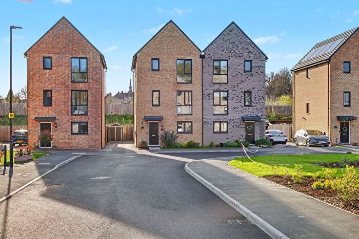 4 Bedroom Semi Detached House For Sale In Woodyard Avenue, Tapton, Chesterfield, S41