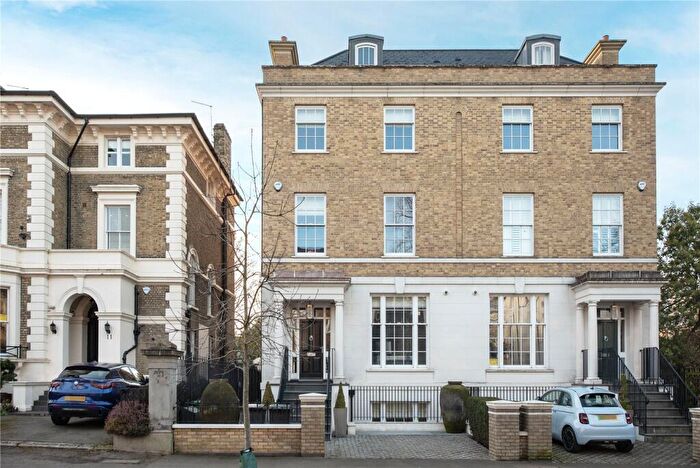 7 Bedroom Semi-Detached House For Sale In The Grove, London, N6