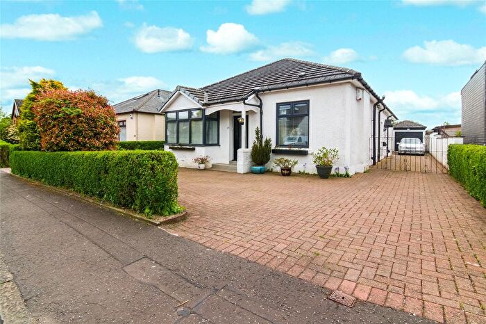 3 Bedroom Bungalow For Sale In Blenheim Avenue, Stepps, Glasgow, North Lanarkshire, G33