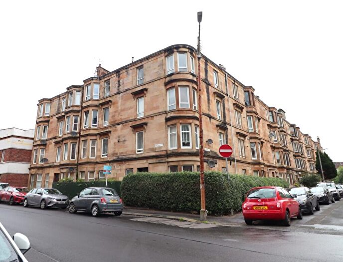 2 Bedroom Flat To Rent In Newlands Road, Cathcart, Glasgow, G44