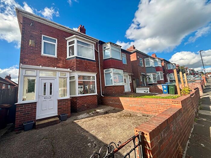 3 Bedroom Semi-Detached House For Sale In Cliftonville Avenue, Newcastle Upon Tyne, NE4