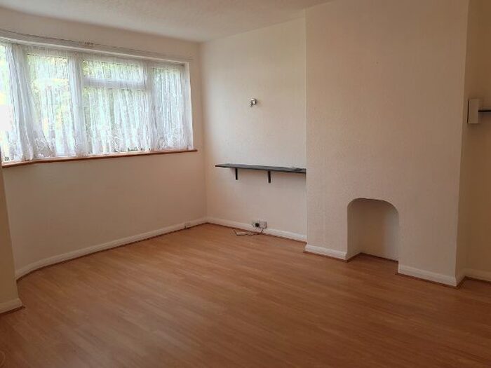 1 Bedroom Maisonette To Rent In Westmere Drive, Mill Hill, NW7