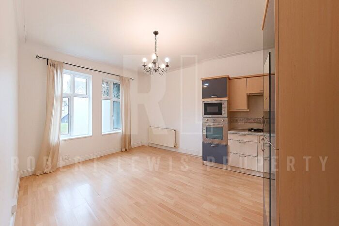 1 Bedroom Flat To Rent In Golders Green Road, London, NW11