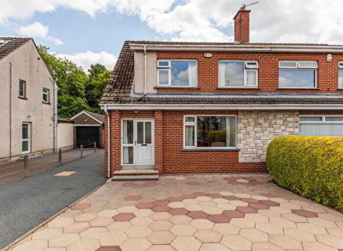 3 Bedroom Semi-Detached House For Sale In Oakdale, Ballygowan, BT23