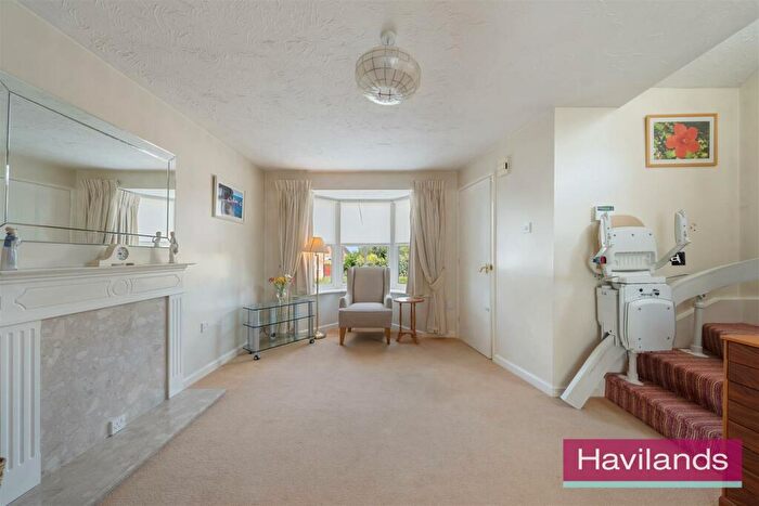 2 Bedroom Semi-Detached House For Sale In Laidlaw Drive, London, N21
