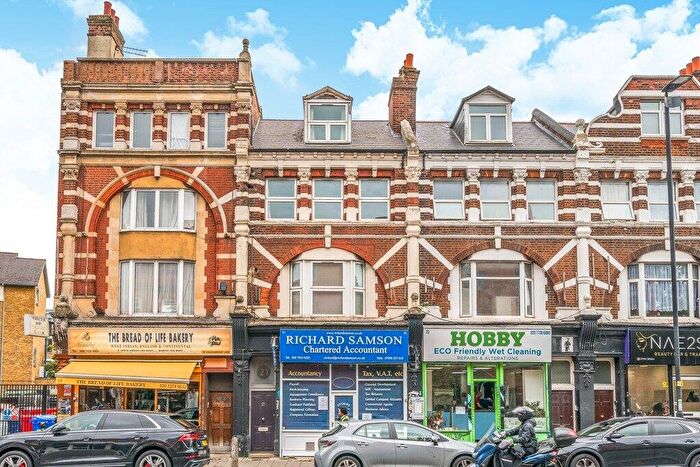 2 Bedroom Flat To Rent In Coldharbour Lane London, SE5