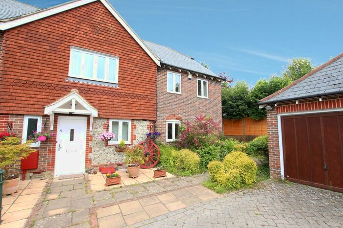 3 Bedroom Property To Rent In Sycamore Court, Findon BN14
