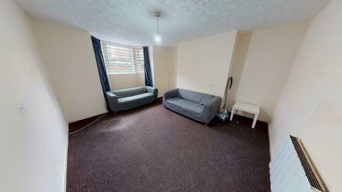 1 Bedroom Flat To Rent In Brudenell Mount, Hyde Park, Leeds, LS6