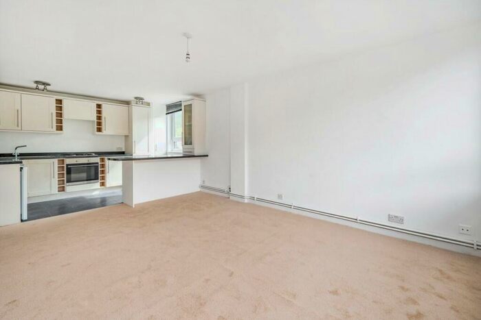 2 Bedroom Flat For Sale In College Road, Crystal Palace, SE19