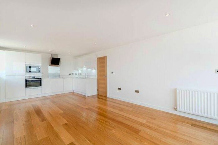 1 Bedroom Flat To Rent In Rainhill Way, Bow, London, E3