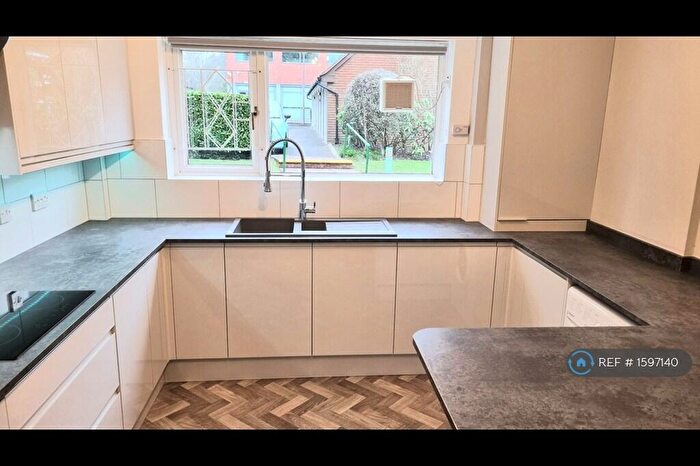 2 Bedroom Flat To Rent In Malvern Park Avenue, Solihull, B91