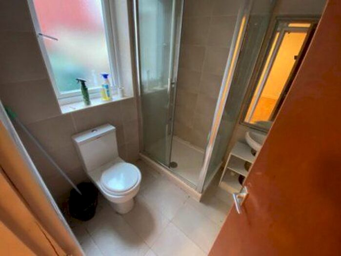 Studio To Rent In Pinfold Street, Darlaston, Wesnesbury WS10