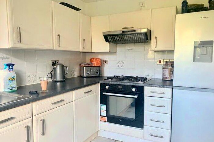 3 Bedroom Detached House To Rent In Lichfield Close, Nottingham, NG9