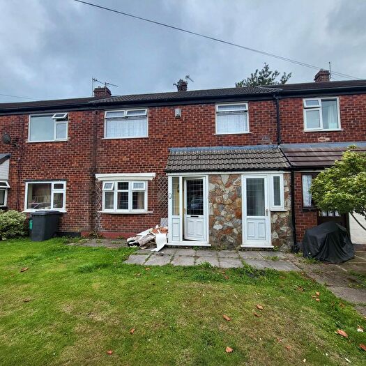 3 Bedroom Barn Conversion To Rent In Ripon Close, Whitefield, Manchester, M45