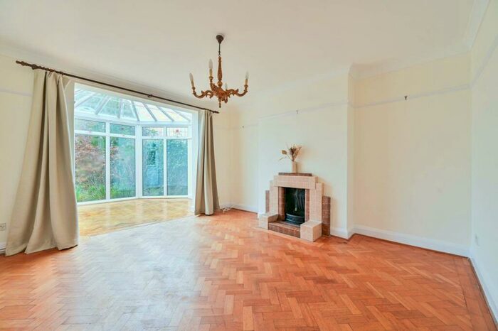 3 Bedroom House To Rent In Horniman Drive, Forest Hill, London, SE23