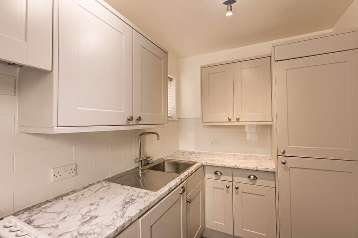 2 Bedroom Apartment To Rent In Hillcroft Place, Town Street, Leeds, West Yorkshire, LS20