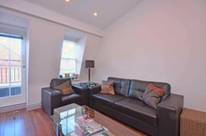 2 Bedroom Flat To Rent In Weymouth Mews, Marylebone, W1G