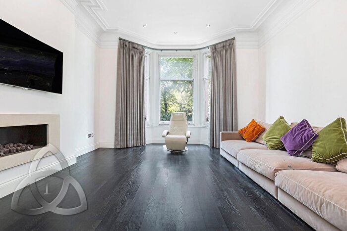 3 Bedroom Maisonette To Rent In Abbey Road, St Johns Wood, NW8