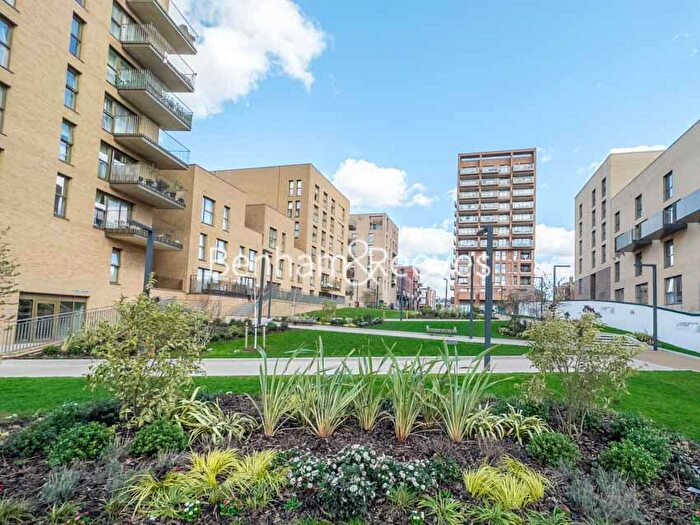1 Bedroom Apartment To Rent In Shearwater Drive, Hendon, NW9