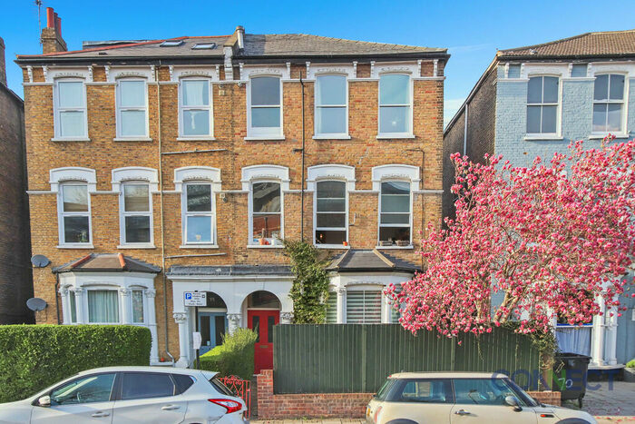 2 Bedroom Apartment To Rent In Manor Road, Stoke Newington, N16