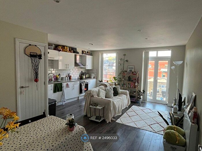 1 Bedroom Flat To Rent In High Street, High Wycombe, HP11