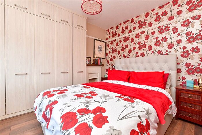 3 Bedroom Semi Detached House For Sale In Page Crescent, Croydon, Surrey, CR0