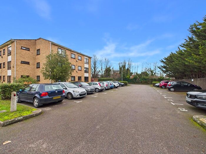 1 Bedroom Semi Detached House For Sale In Diana Court, Avenue Road, Erith, Kent, DA8