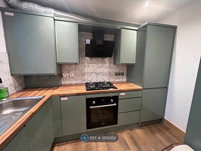 1 Bedroom Flat To Rent In Garratt Lane, London, SW17