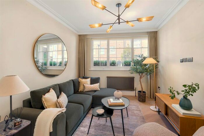 3 Bedroom Property To Rent In Graham Terrace, London, SW1W