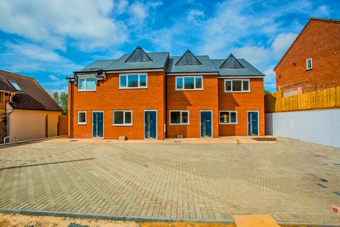 2 Bedroom End Of Terrace House To Rent In Templeman Place, Buckingham, MK18