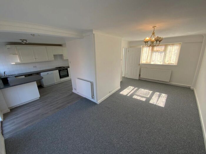 3 Bedroom Property To Rent In Hookfield, Harlow, Essex, CM18