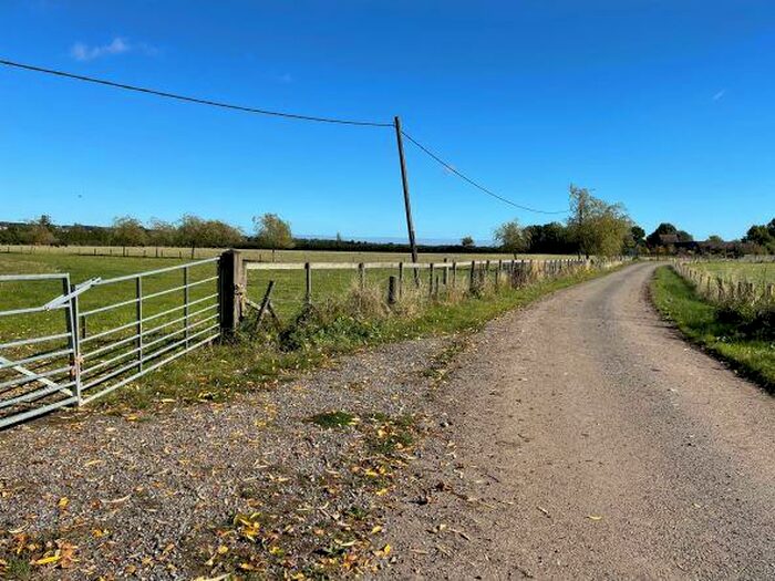 Land For Sale In Berryfields Gated Road, HP22