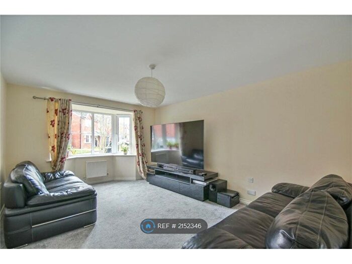 4 Bedroom Detached House To Rent In Greenwood Close, Audenshaw, Manchester, M34