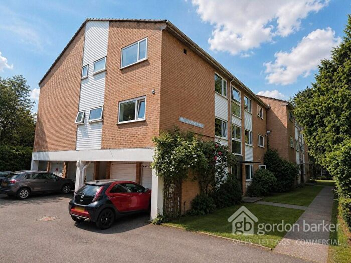 2 Bedroom Flat For Sale In Dean Park Road, Bournemouth, Dorset, BH1