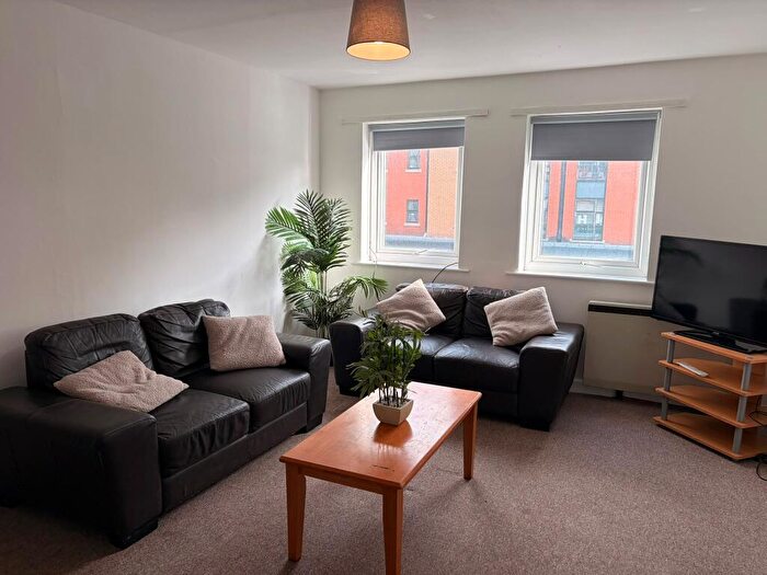 4 Bedroom Flat To Rent In Boland Drive, Manchester, M14