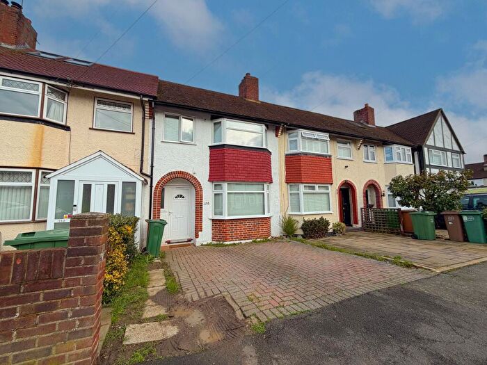 3 Bedroom Terraced House For Sale In Bramblewood Close, Carshalton, Surrey., SM5