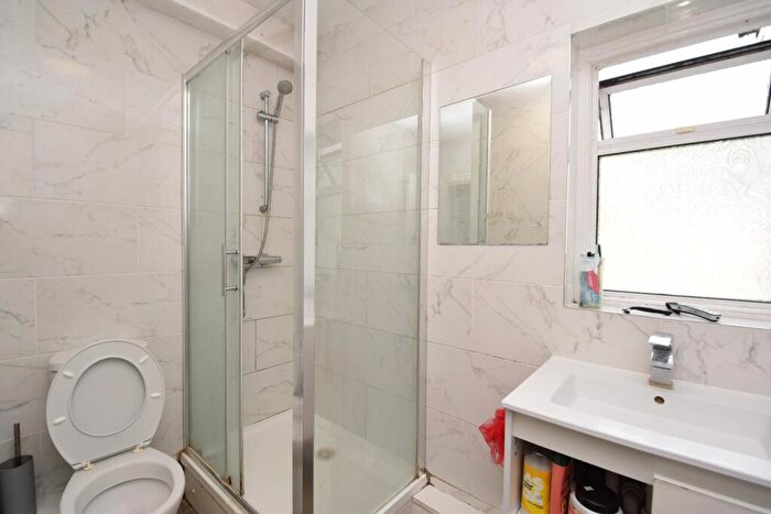 1 Bedroom Flat To Rent In Room, Byron Road, Wealdstone, Harrow, Greater London, HA3