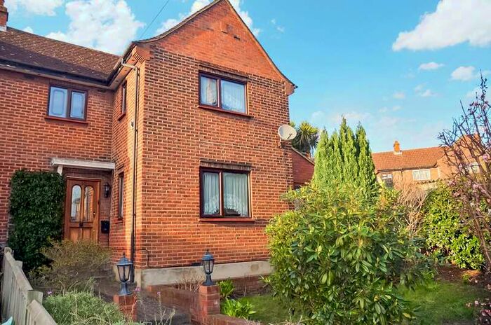 3 Bedroom Semi-Detached House To Rent In Almond Grove, Brentford, TW8