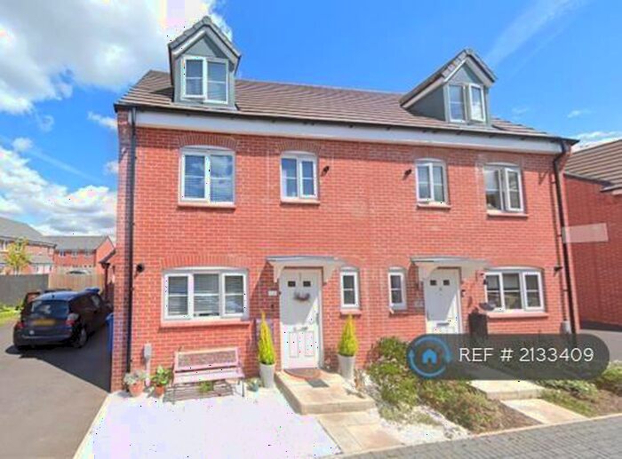 4 Bedroom Semi-Detached House To Rent In Hartcliffe Close, Oakwood, Derby, DE21