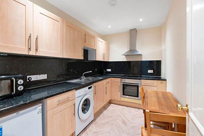 3 Bedroom Flat To Rent In Arden Street, Edinburgh, EH9