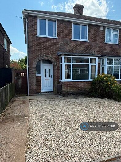 3 Bedroom End Of Terrace House To Rent In Winchester Road, Bedford, MK42