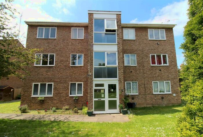 2 Bedroom Apartment To Rent In Jengar Close, Sutton, SM1