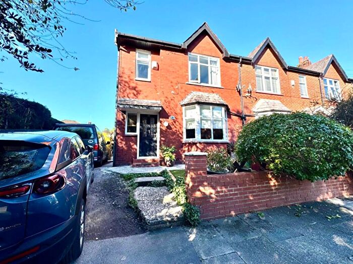 3 Bedroom Semi-Detached House For Sale In Derbyshire Road, Manchester, M40
