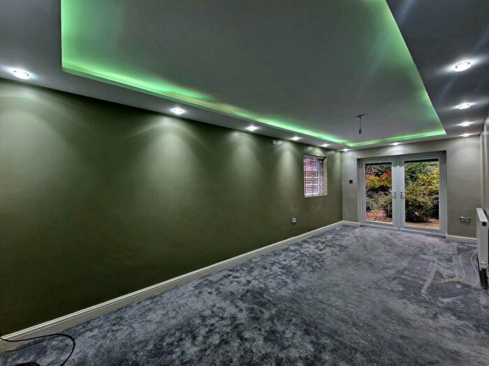 3 Bedroom House To Rent In Shear Bank Road, BB1