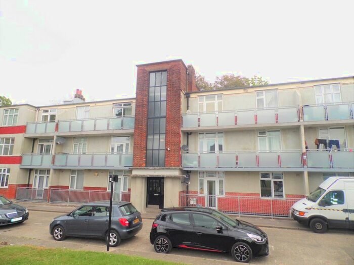 2 Bedroom Flat To Rent In Angel Close, London, N18